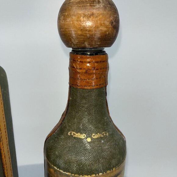 (2) VTG Fausto Corduri Italian Leather Wrapped Decanters with Wood Stopper - Picture 14 of 14